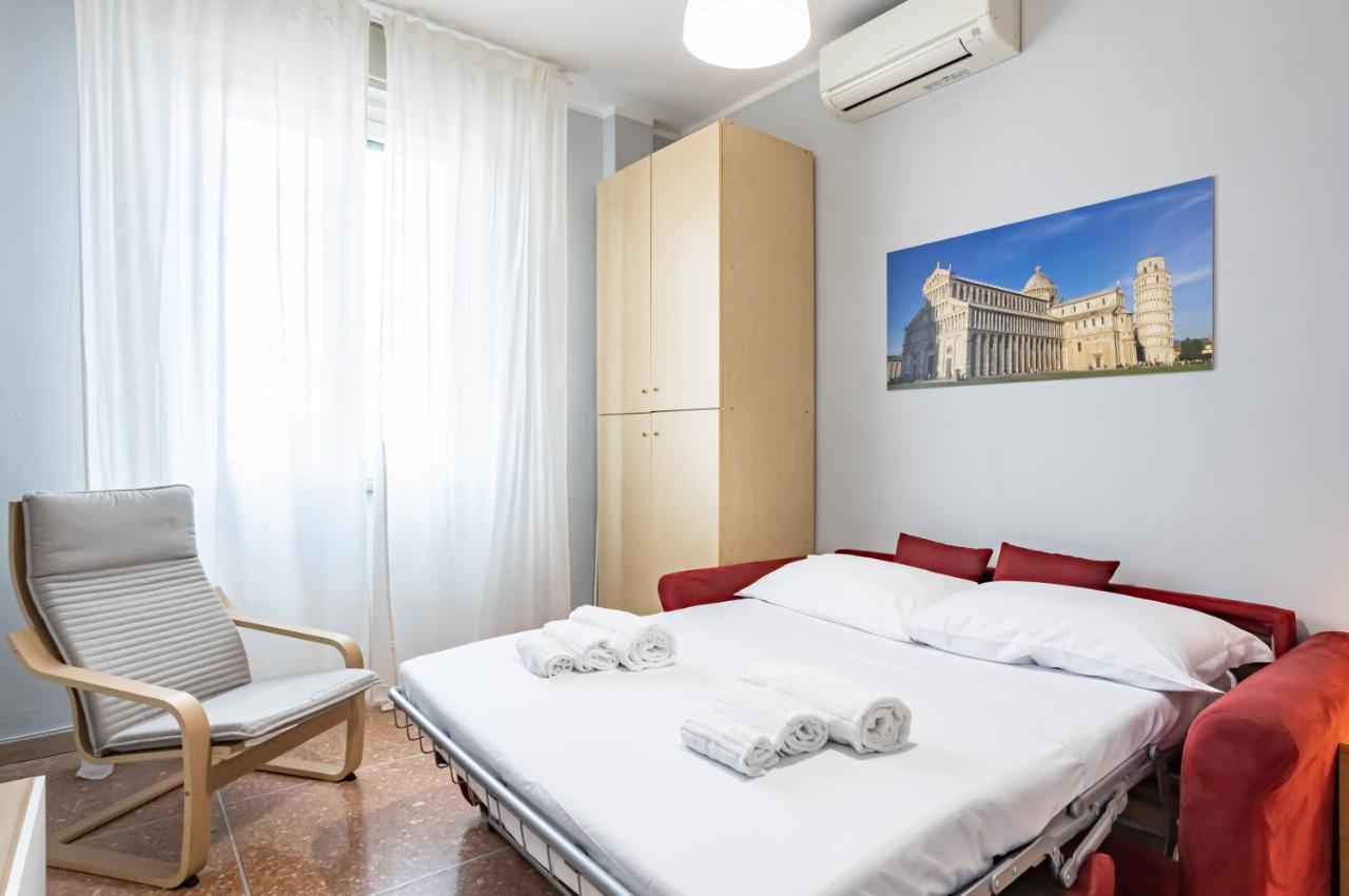 Yellowsunny Apartment With Two Balconies Pisa Bagian luar foto