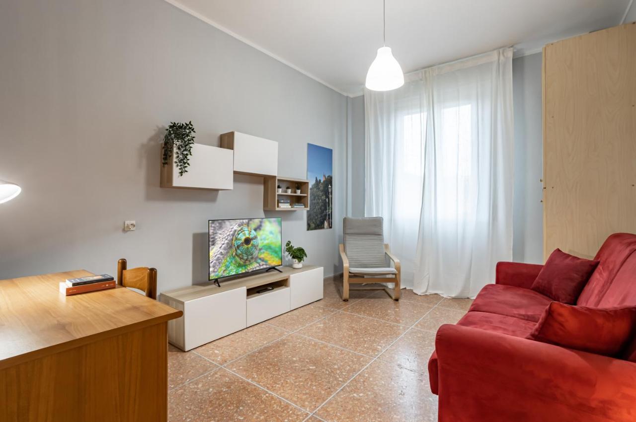 Yellowsunny Apartment With Two Balconies Pisa Bagian luar foto