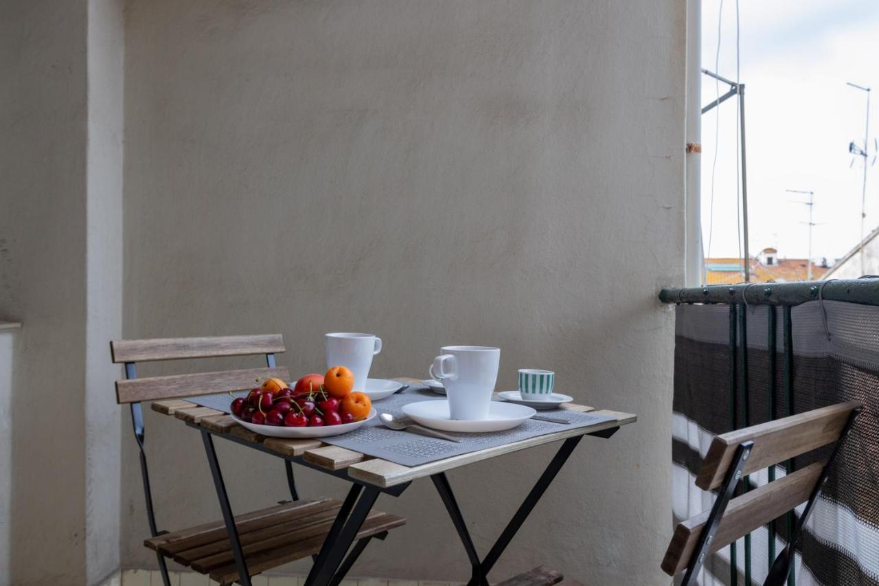 Yellowsunny Apartment With Two Balconies Pisa Bagian luar foto